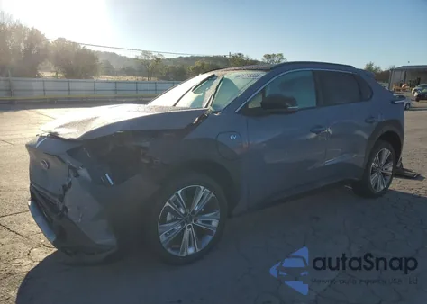 2025 Subaru Solterra Premium z USA, uszkodzony, nr VIN JTMABABA8SA105196